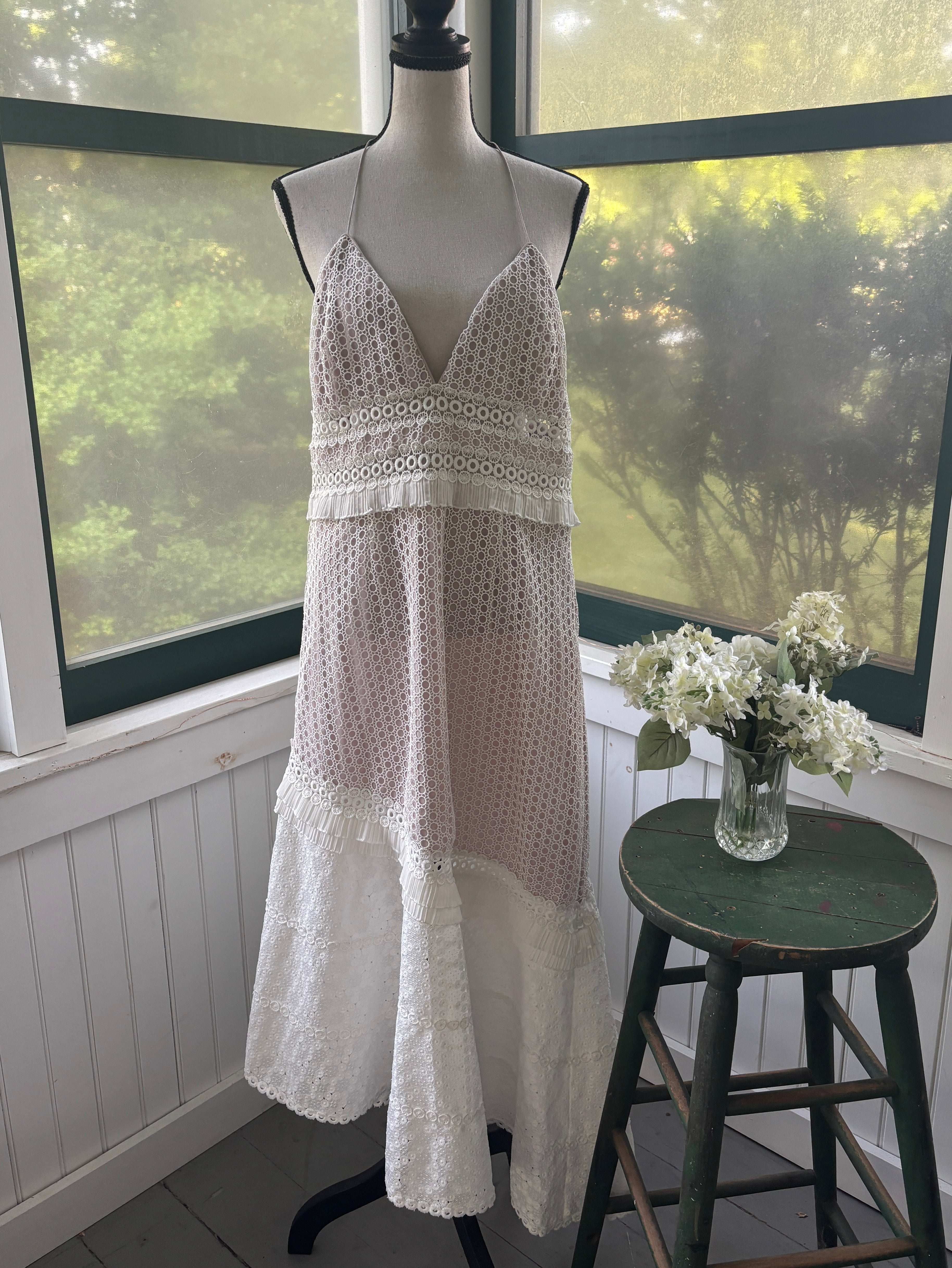 Saylor White Circle Lace & Eyelet Halter Maxi Dress | Size L/XL | Like New