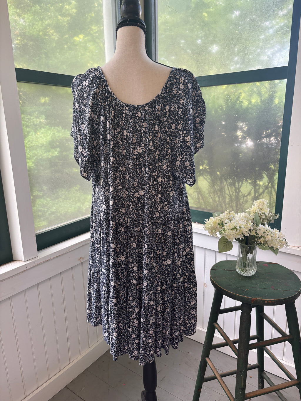 Knox Rose Tiered Flutter Sleeve Midi Dress | Navy Ditsy Floral | Size L | Like New