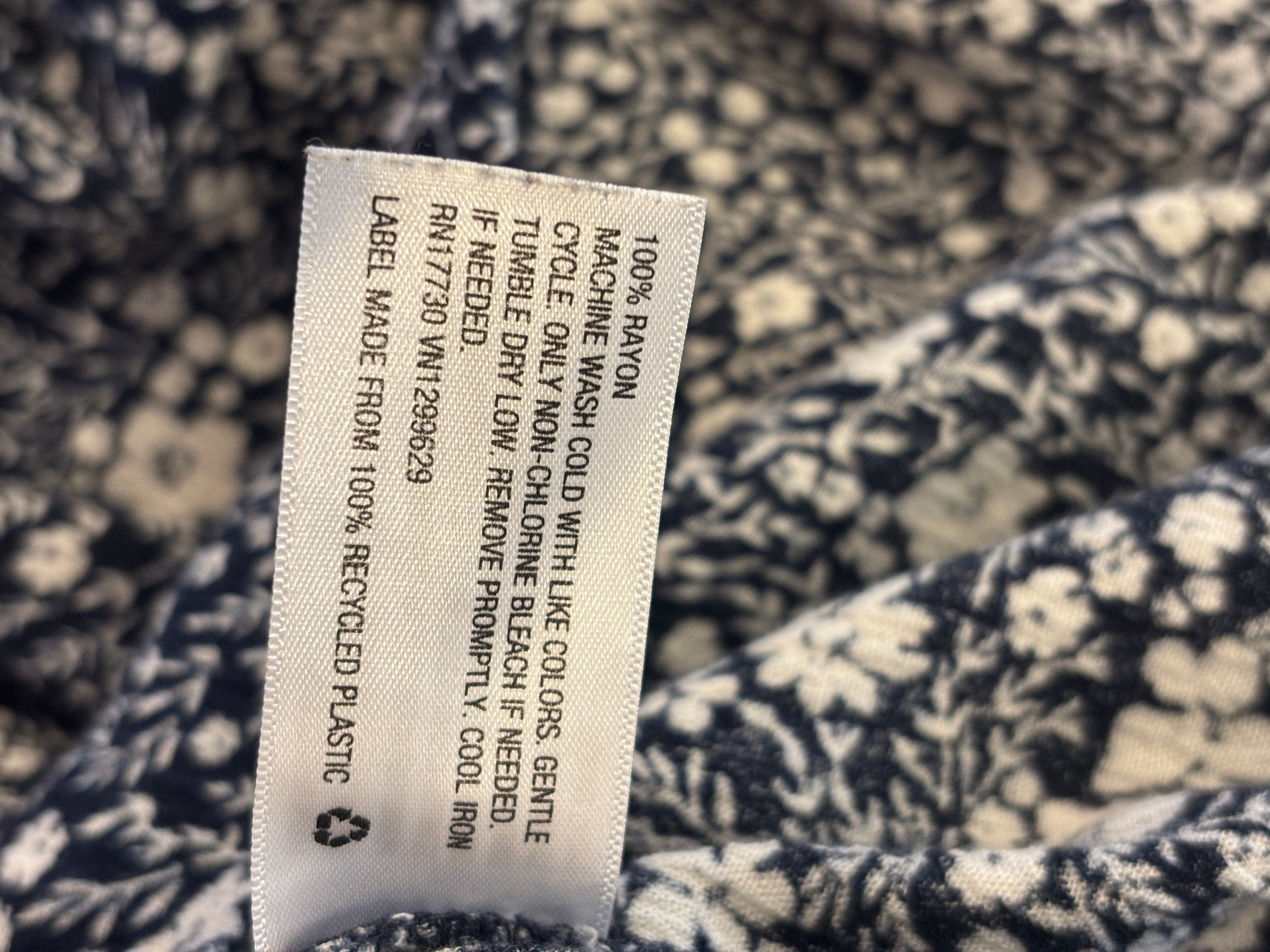 Knox Rose Tiered Flutter Sleeve Midi Dress | Navy Ditsy Floral | Size L | Like New