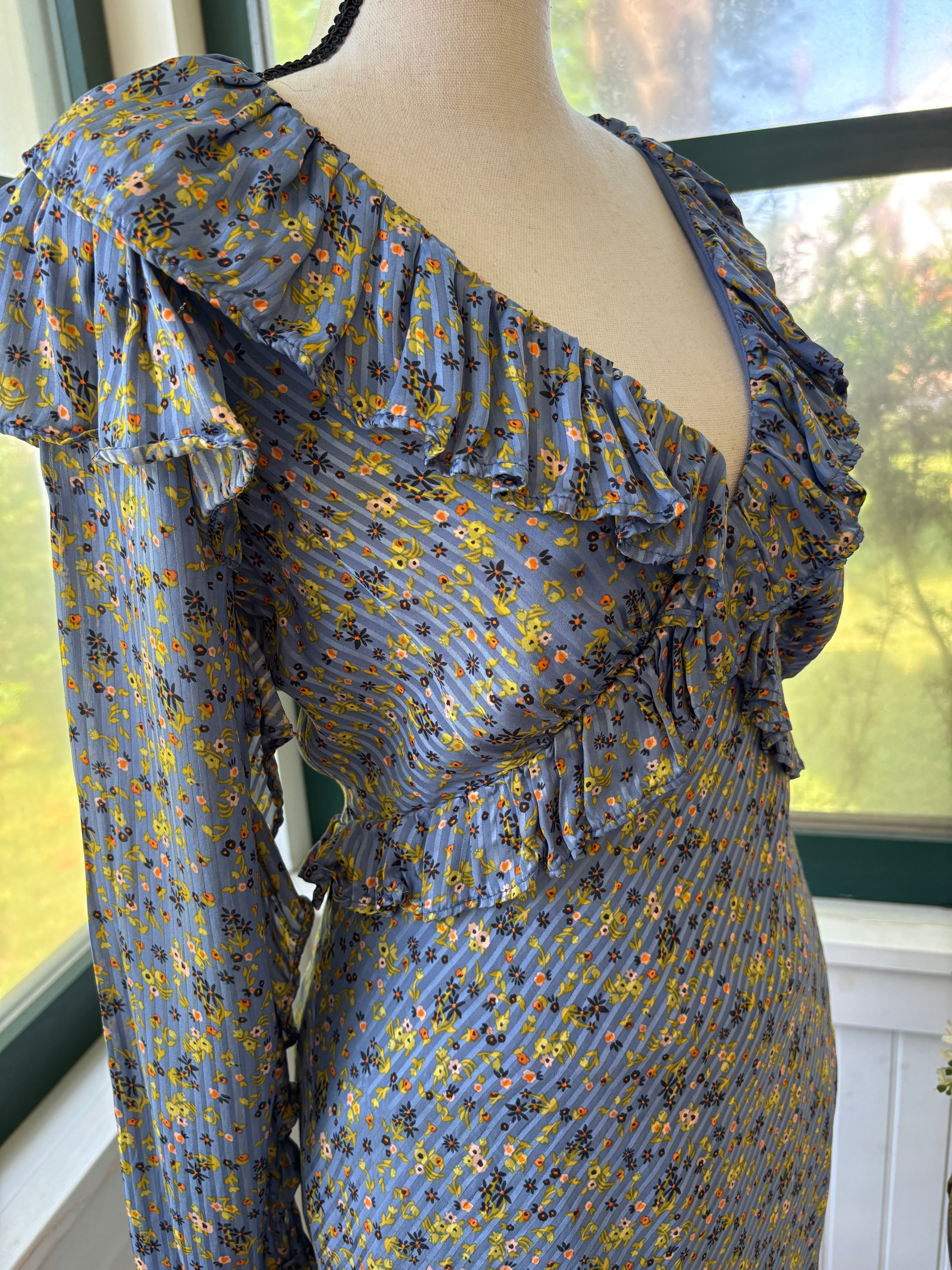 Free People Ruffle V-Neck Floral Mini Dress | Periwinkle Blue | Size 6 | Like New