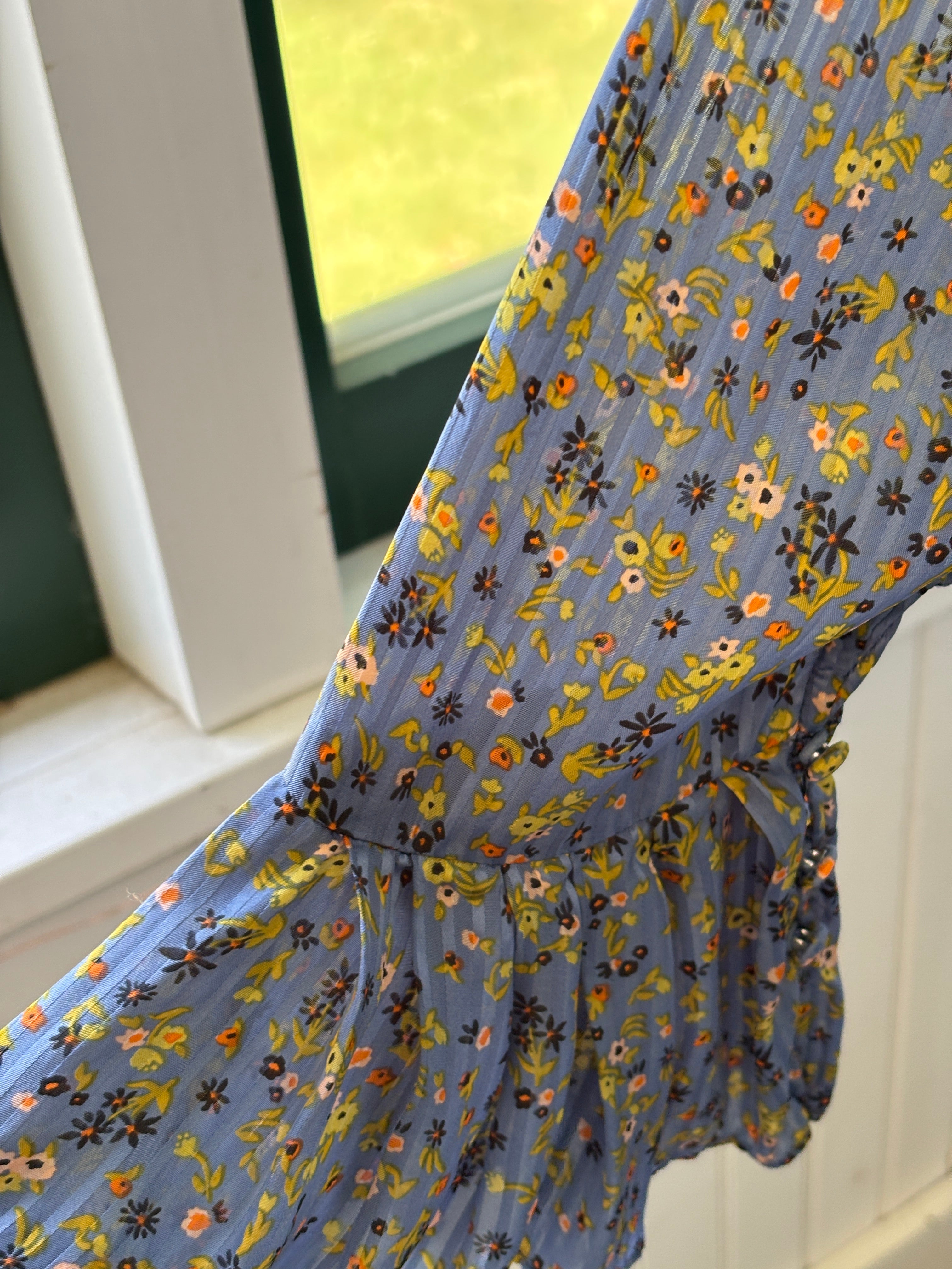 Free People Ruffle V-Neck Floral Mini Dress | Periwinkle Blue | Size 6 | Like New