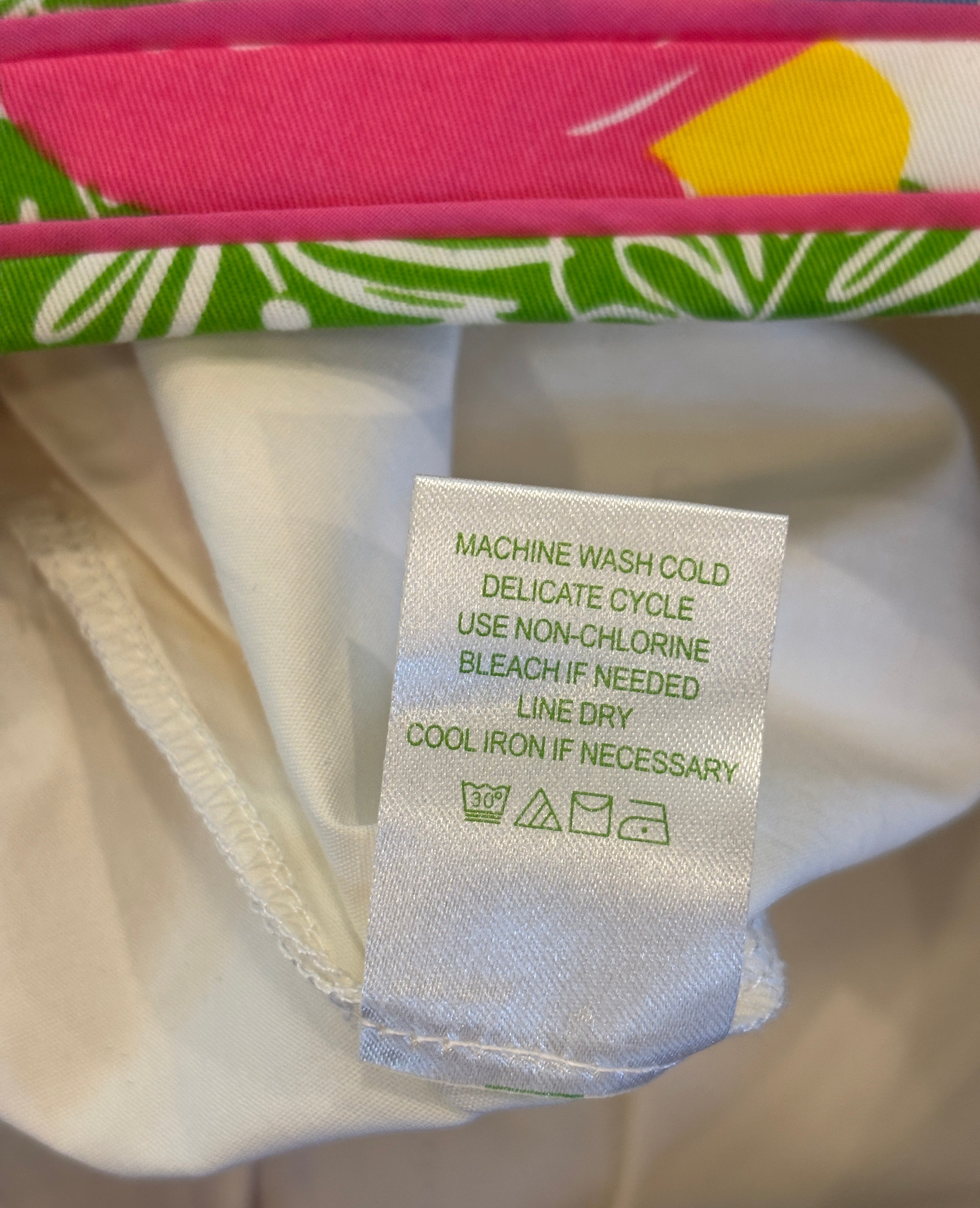 Lilly Pulitzer Tropical Toucan Print Skort | Pink, Green & Blue | Size 6 | Like New