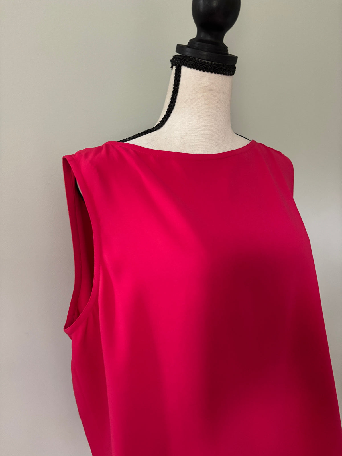 Linda Allard Ellen Tracy Red Silk Sleeveless Shell Size 16 Like New