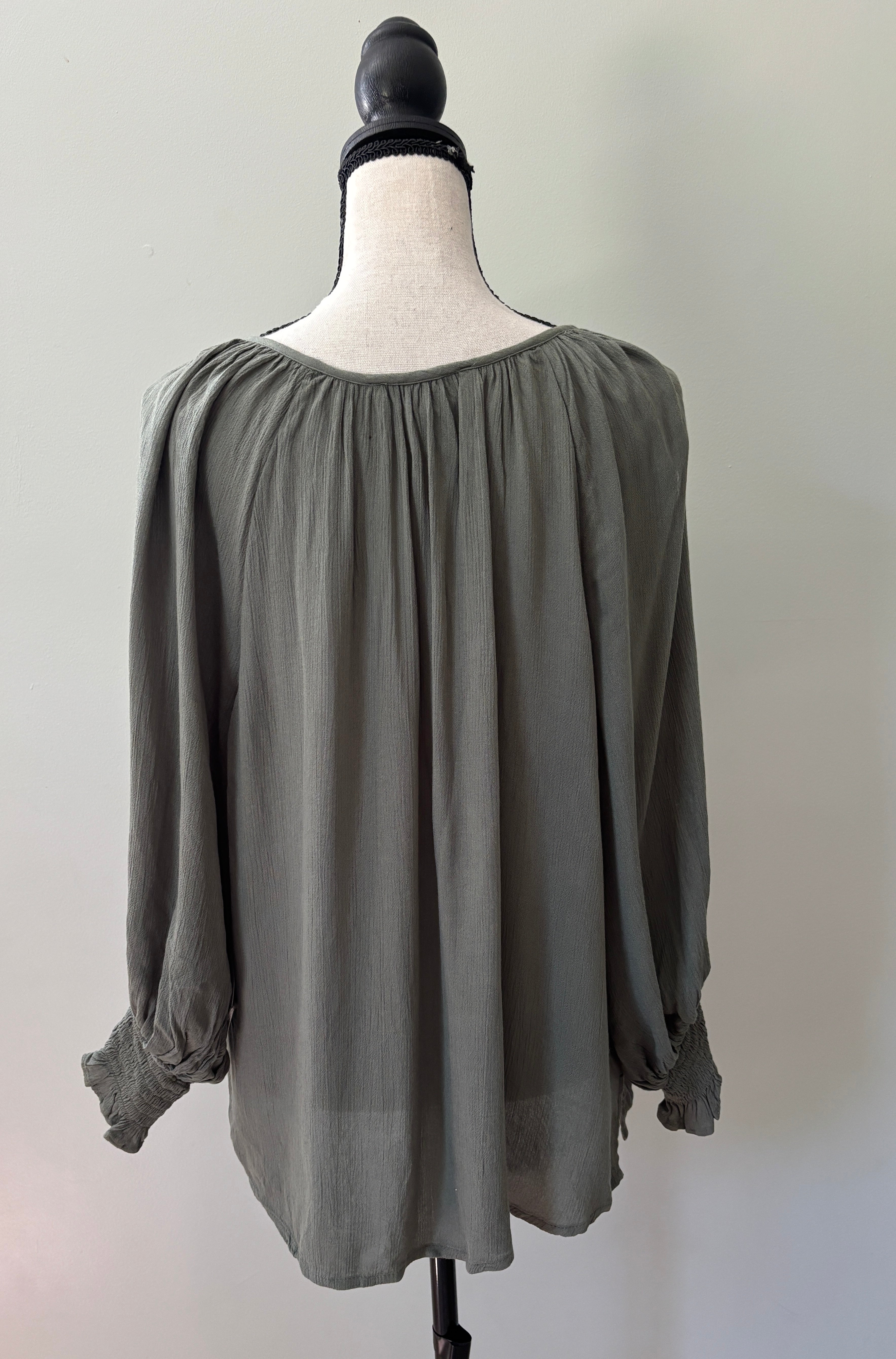 Karen Kane "Garden Party" Button-Up Top — NWT — M