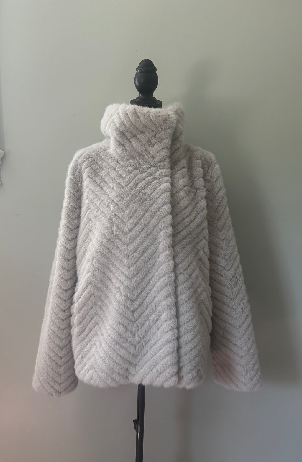 Bernardo Zig Zag Faux Fur Coat — Light Grey — Size L NWT