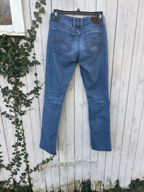 Lucky Brand Sofia Straight jeans back view pre-loved jeans like new Sassy and Chic