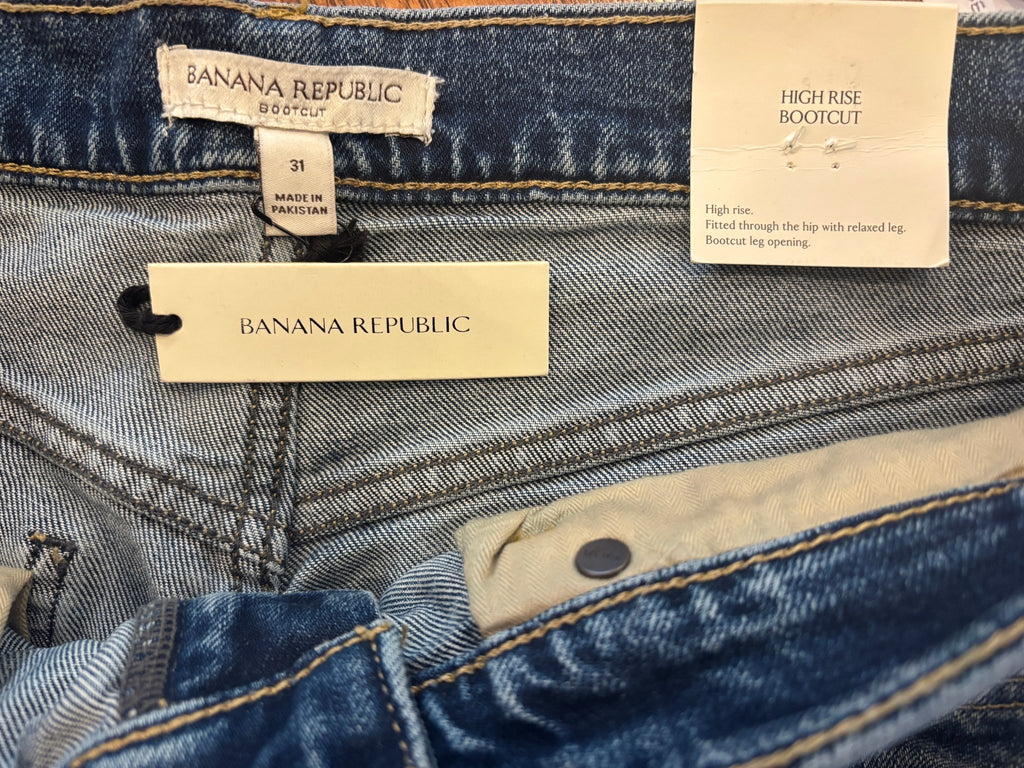 Interior waistband tag showing Banana Republic Bootcut size 31