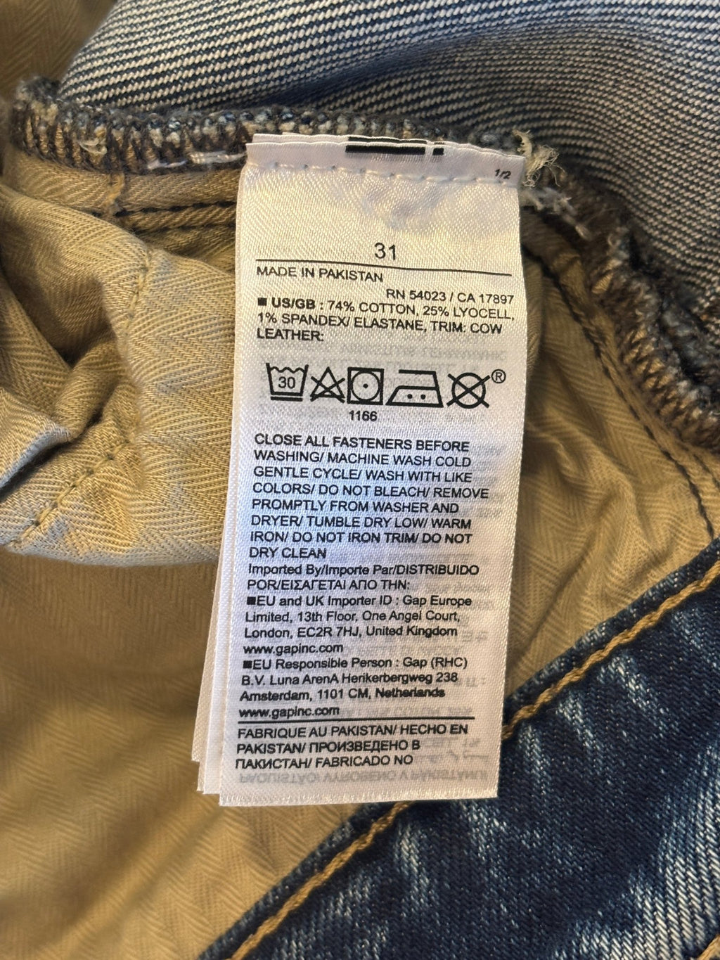 Fabric label — 74% cotton 25% lyocell 1% spandex, care instructions, Banana Republic