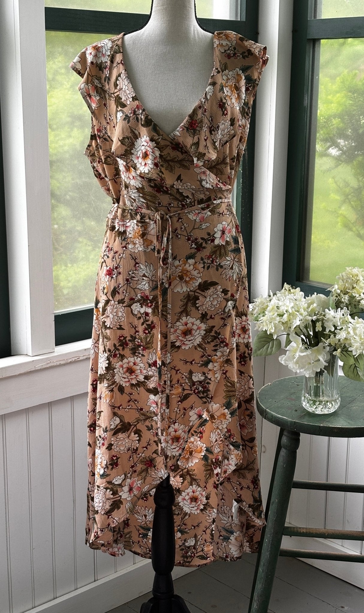 Arianna by Howard's  floral wrap dress front view size XL NWT