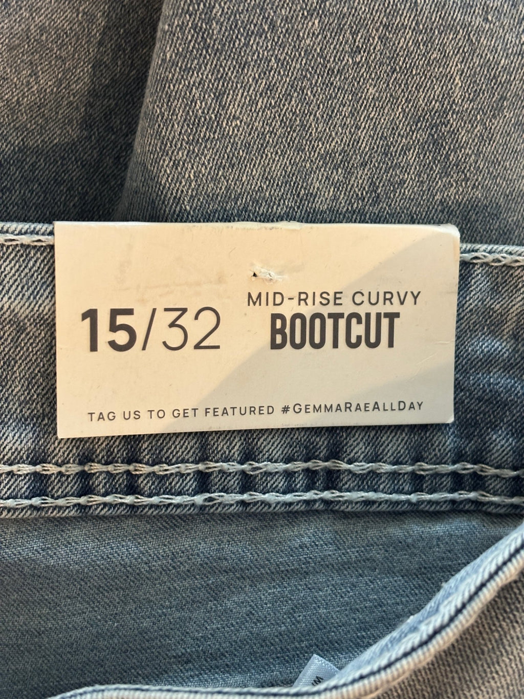 Waistband label showing size 15/32, Mid-Rise Curvy Bootcut, #GemmaRaeAllDay