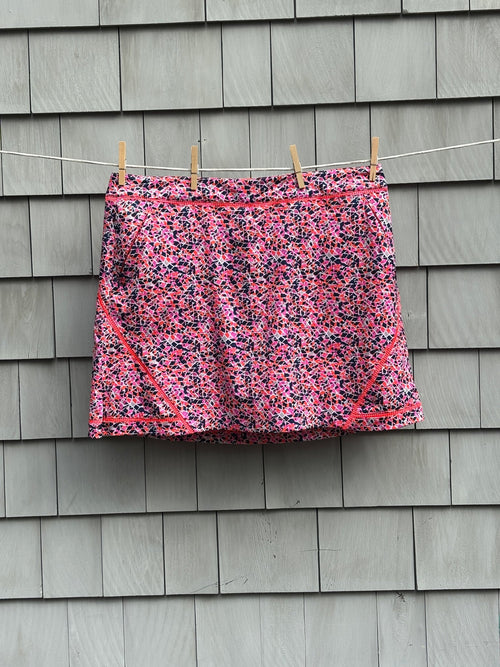 Lady Hagen printed skort size 14 coral ember shattered print NWT front view clothesline