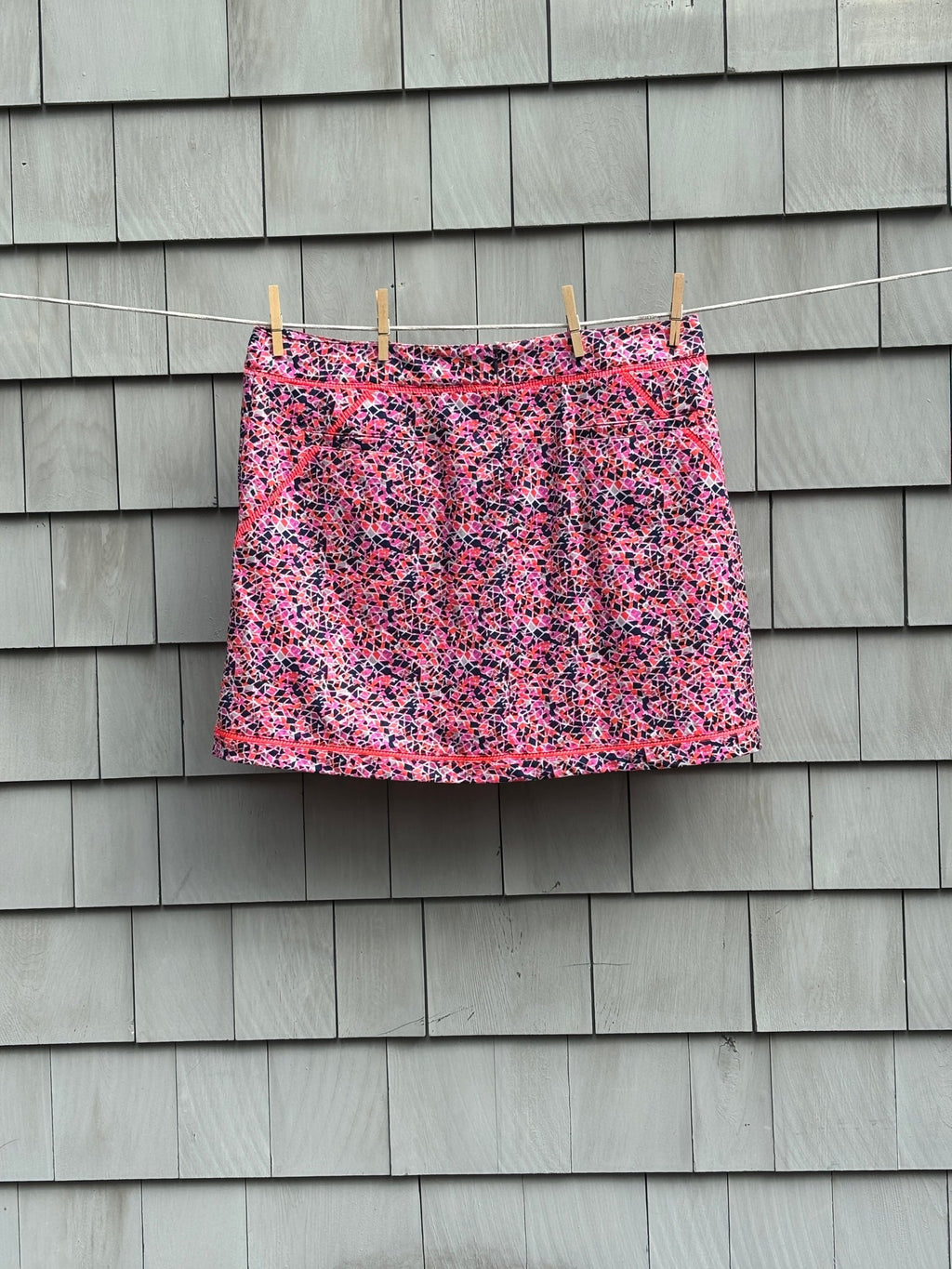 Lady Hagen printed skort size 14 coral ember NWT back view clothesline