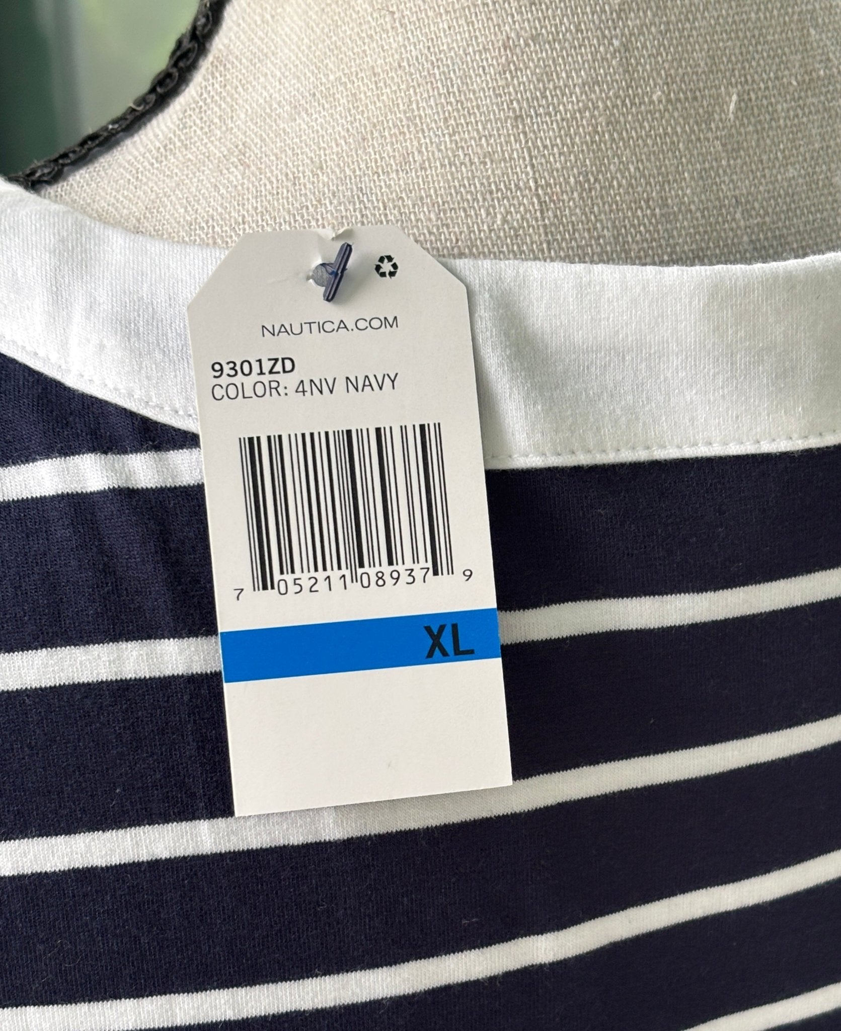 Nautica dress tag style 9301ZD navy XL new with tags Sassy and Chic