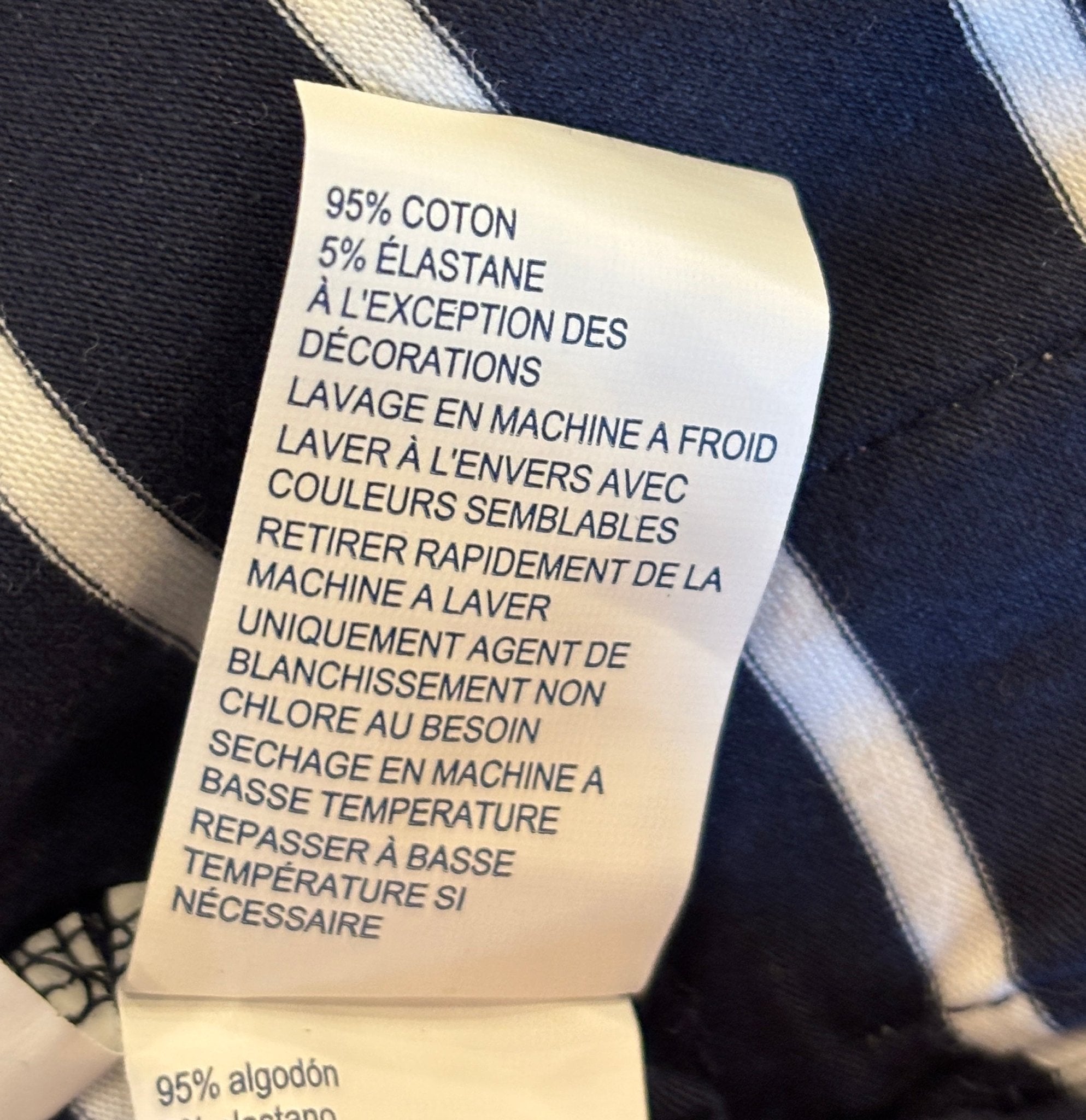 Nautica dress care label 95% cotton 5% elastane new with tags Sassy and Chic