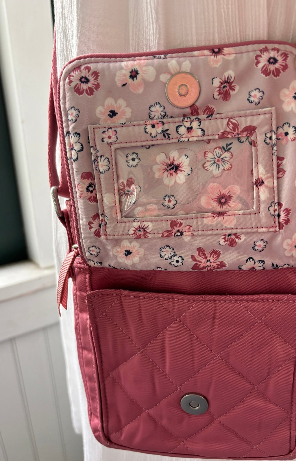 Vera Bradley dusty pink crossbody bag interior floral lining card slots pre-loved crossbody bags Sassy and Chic