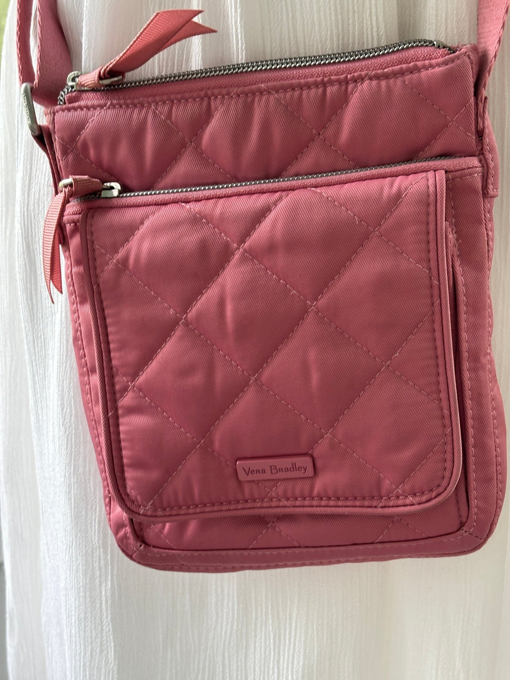Vera Bradley dusty pink quilted crossbody bag front view close up pre-loved crossbody bags Sassy and Chic