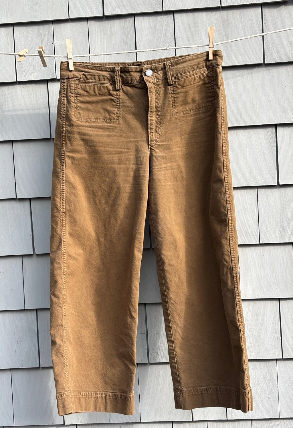 Banana Republic wide leg cropped khaki pants front view tailored waistband pre-loved pants Sassy and Chic