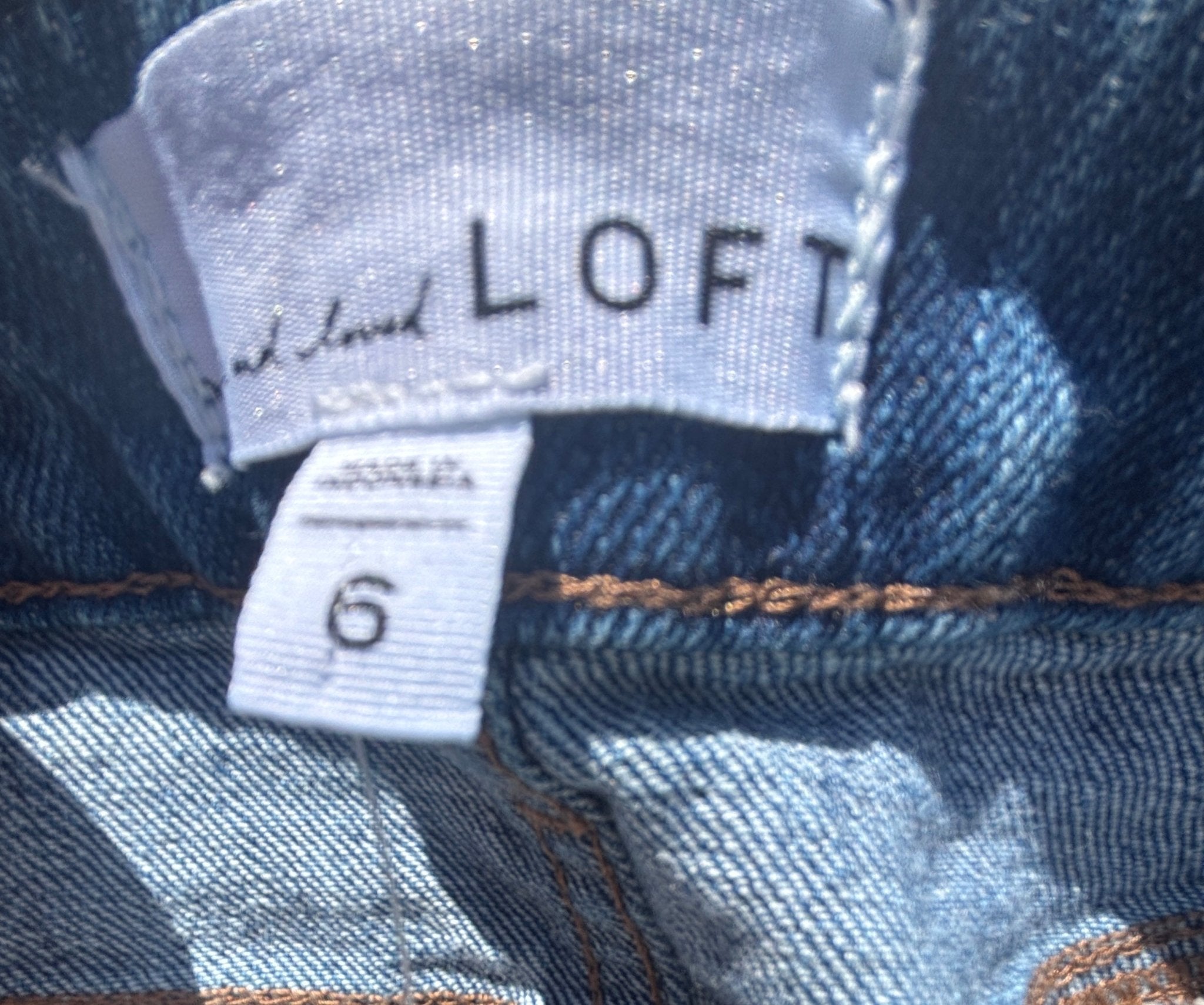LOFT medium wash denim mini skirt brand label size 6 like new Sassy and Chic