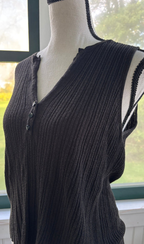 Et Cetera black ribbed henley tank top detail close up ribbed texture ruffle trim like new Sassy and Chic