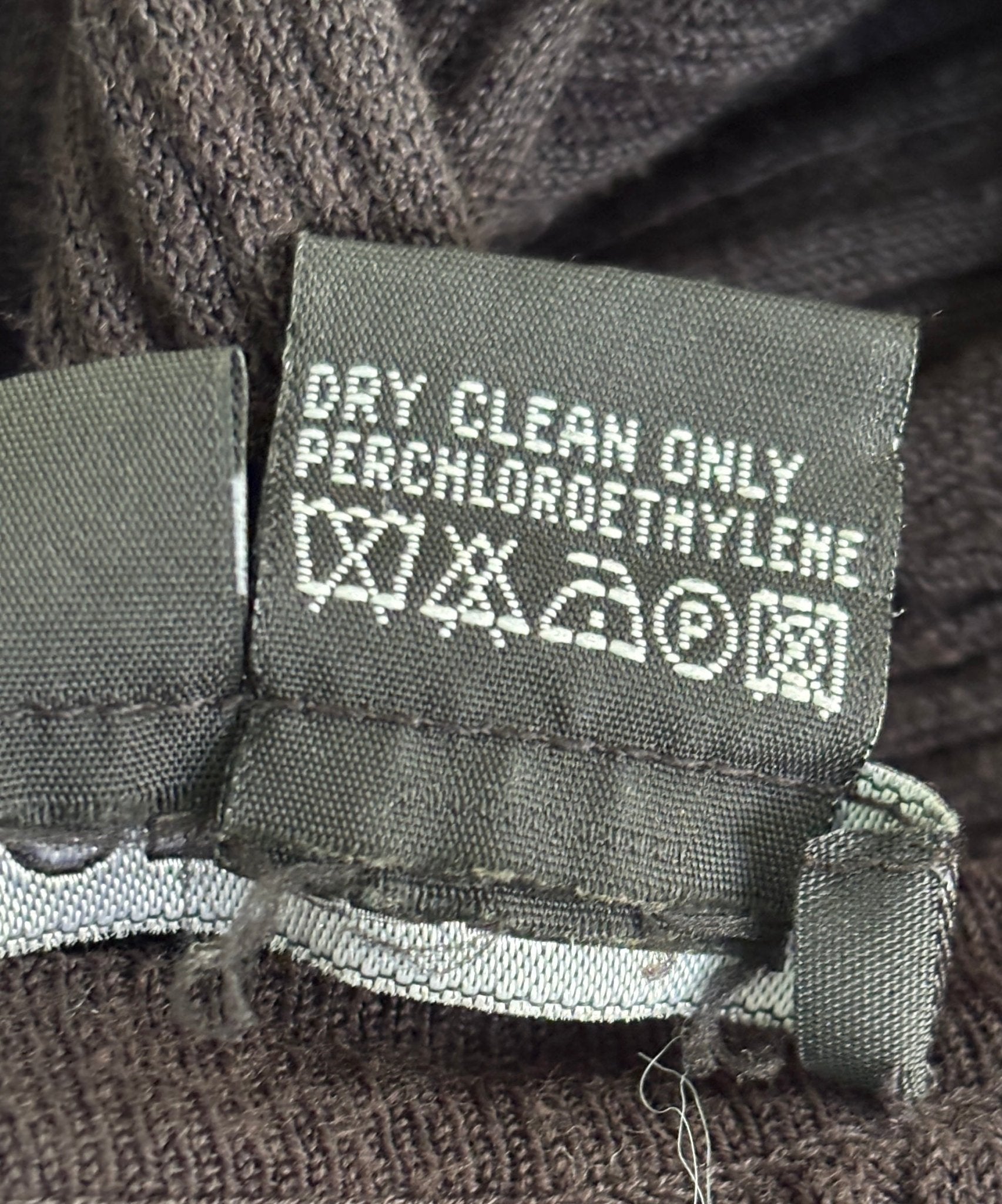 Et Cetera black ribbed henley tank top care label dry clean only like new Sassy and Chic