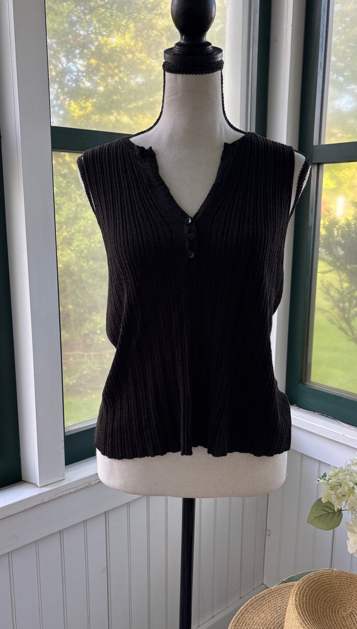 Et Cetera black ribbed henley tank top front view V-neckline button placket pre-loved tops Sassy and Chic