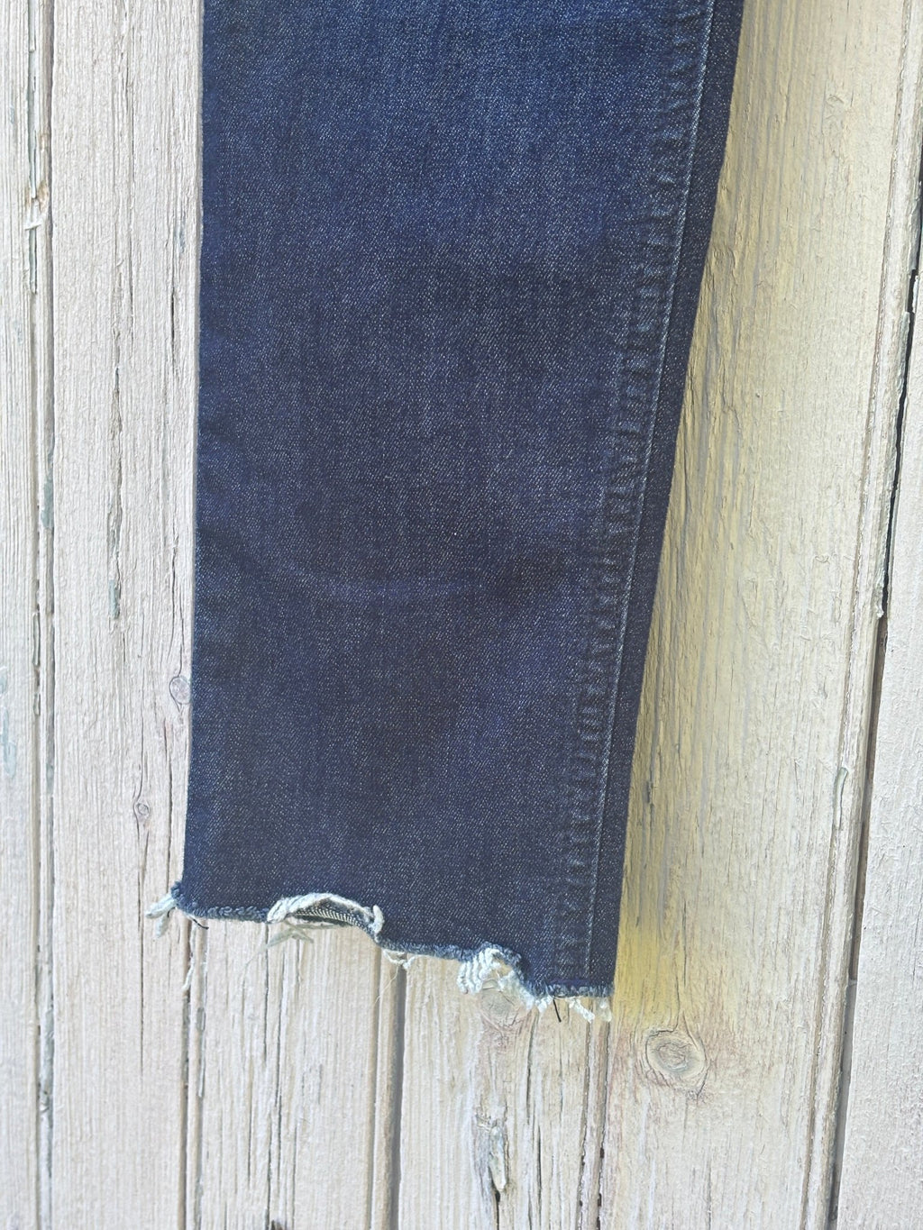 Rag and Bone Ankle Skinny jeans size 29 raw frayed hem detail close up