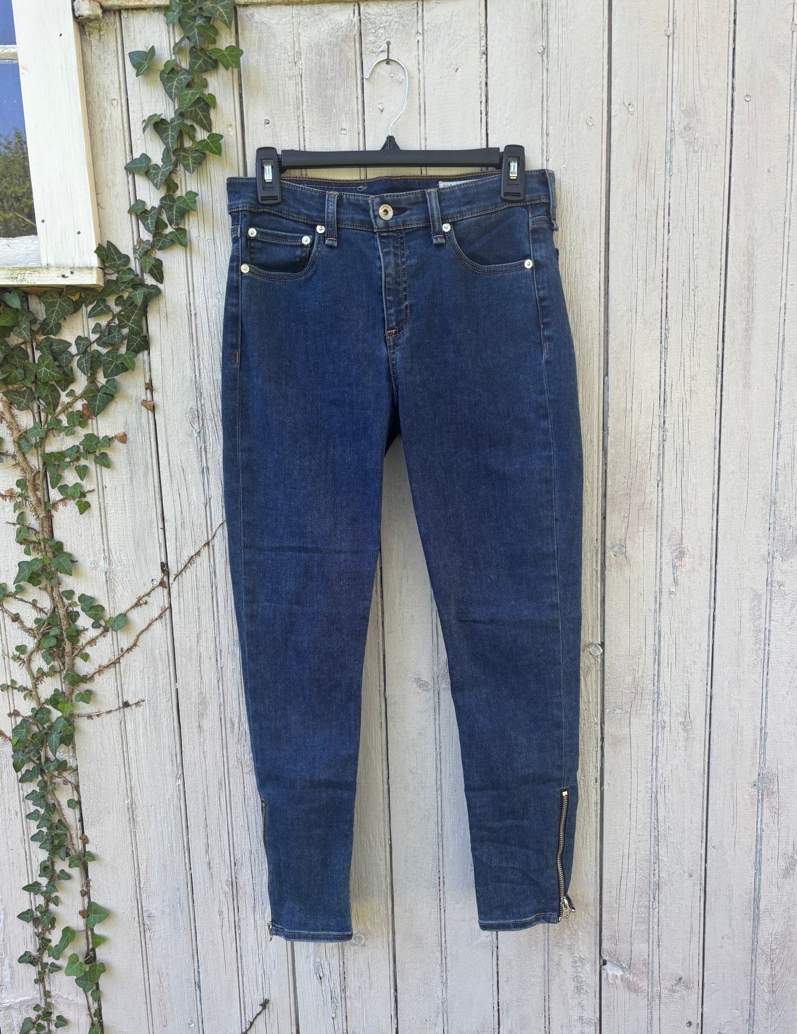 Rag and Bone Cate mid rise ankle skinny jeans size 29 dark indigo gold zip hem front view
