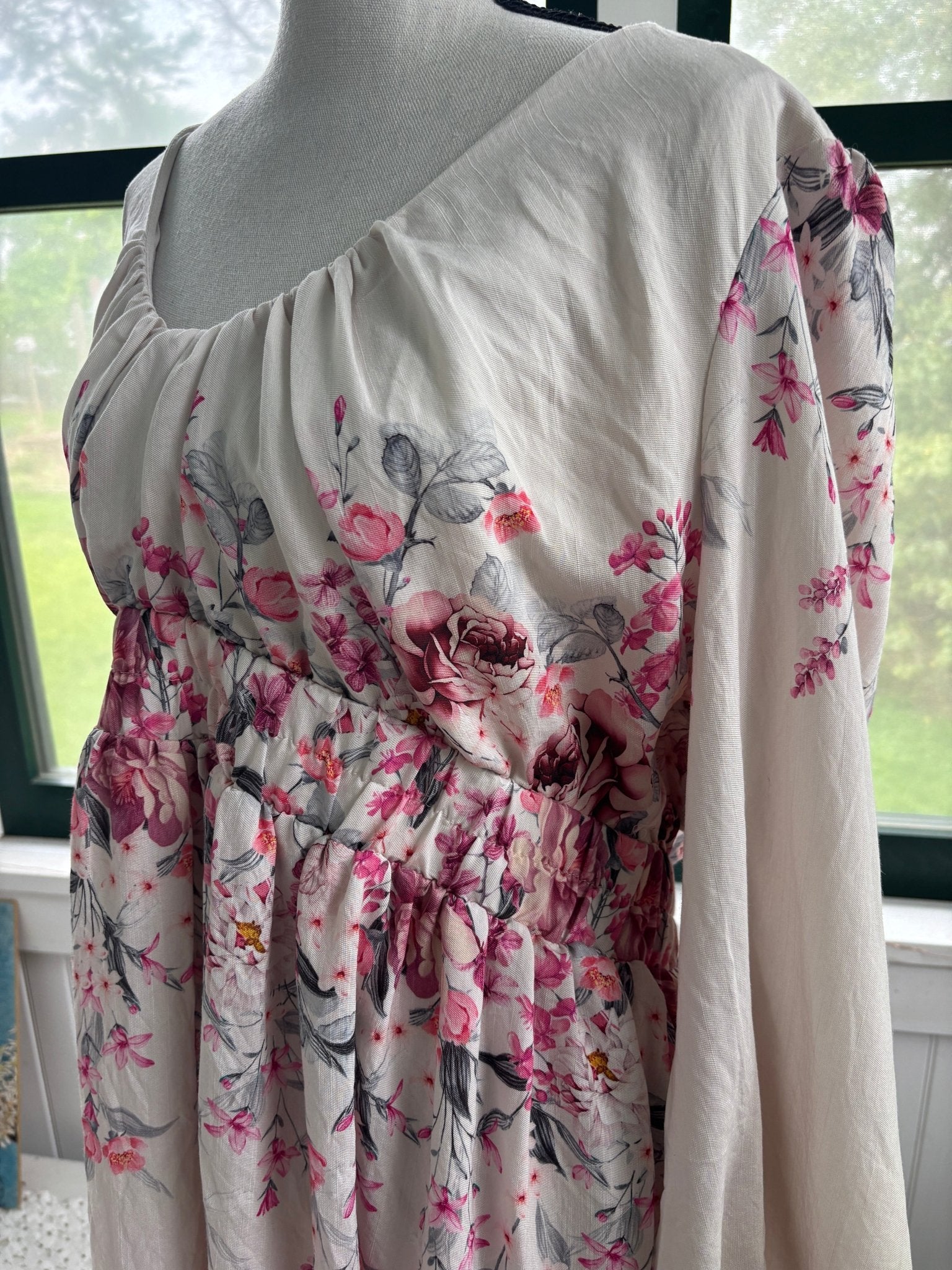 City Chic Teagan Floral Dress detail smocked waist gathered neckline thrifted dresses Sassy and Chic