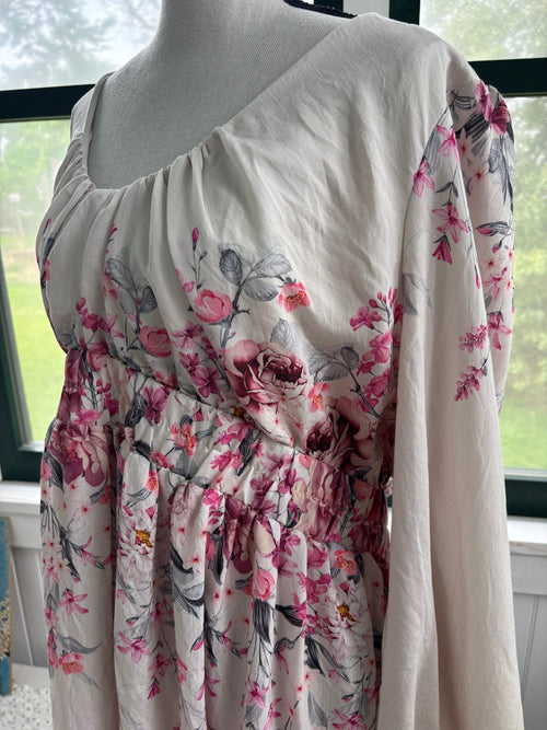 City Chic Teagan Floral Dress detail smocked waist gathered neckline thrifted dresses Sassy and Chic