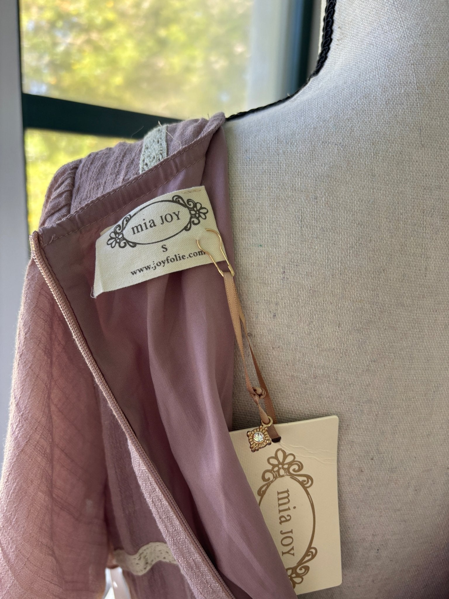 Mia Joy Joy Folie brand label size small thrifted dresses new with tags Sassy and Chic