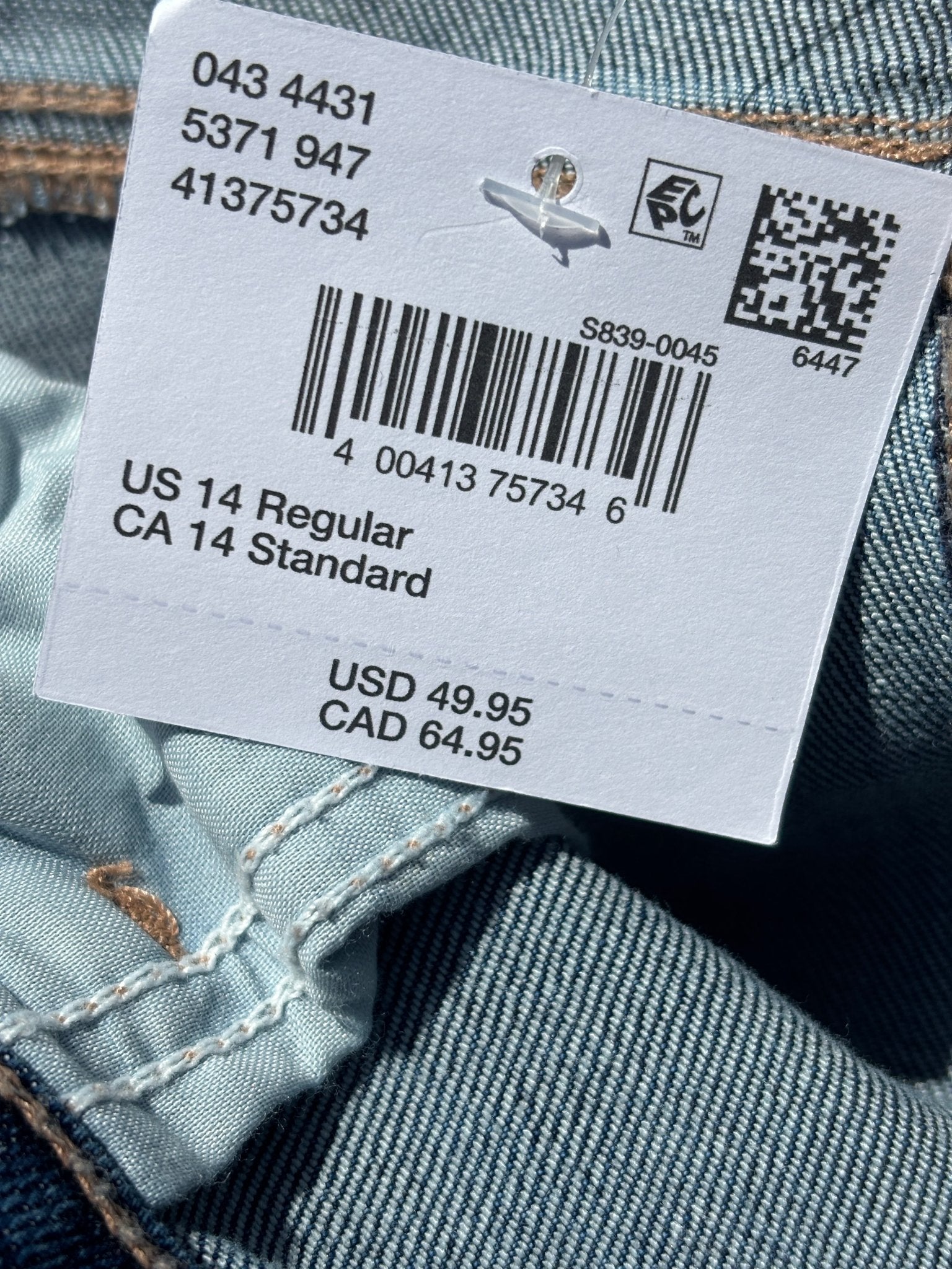 AEO Curvy Stovepipe dark wash jeans original tag retail $49.95 brand new thrifted jeans Sassy and Chic