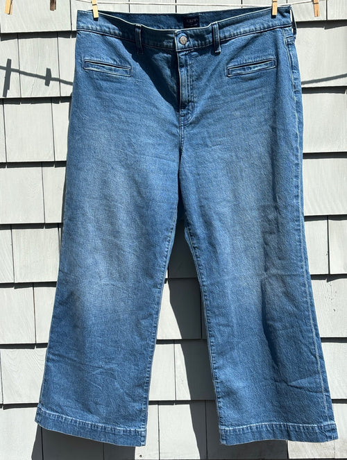 JCrew Wide Leg Crop jeans medium wash front view thrifted jeans new with tags Sassy and Chic