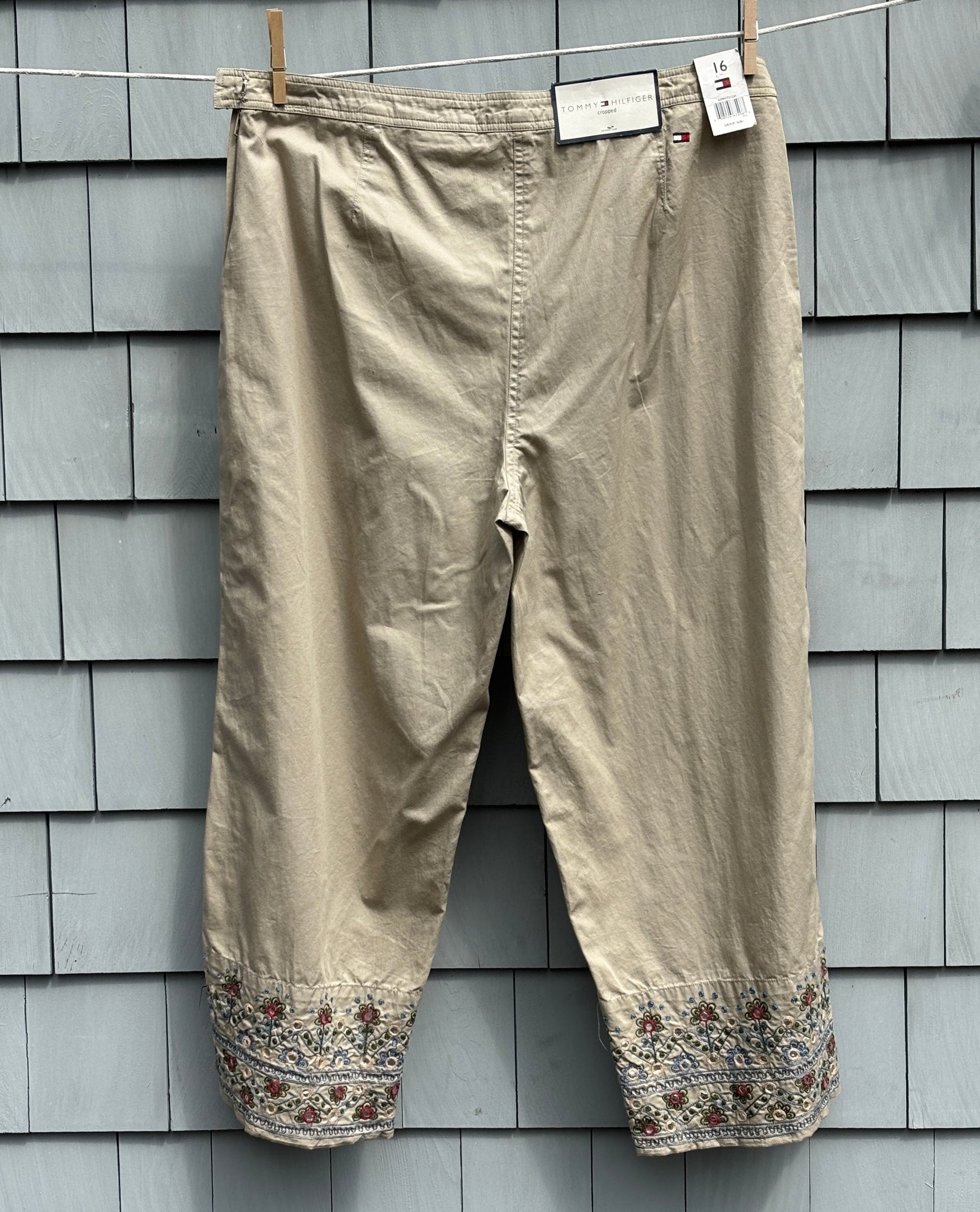 Tommy Hilfiger khaki crop pants back view hang tag size 16 thrifted pants new with tags Sassy and Chic