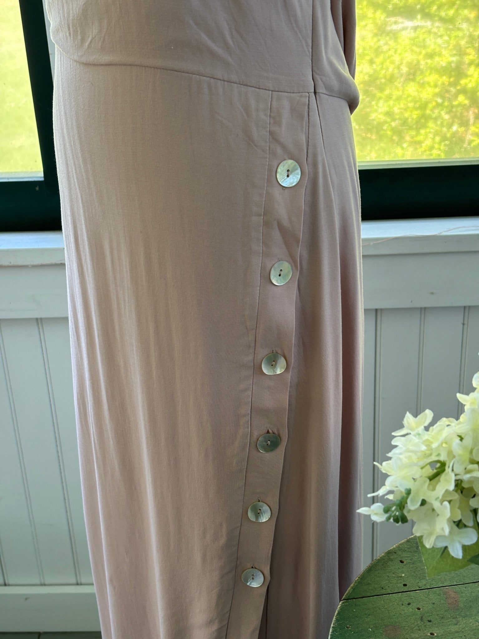 Tularosa crossback midi dress size medium mother of pearl side button detail close up blush pink