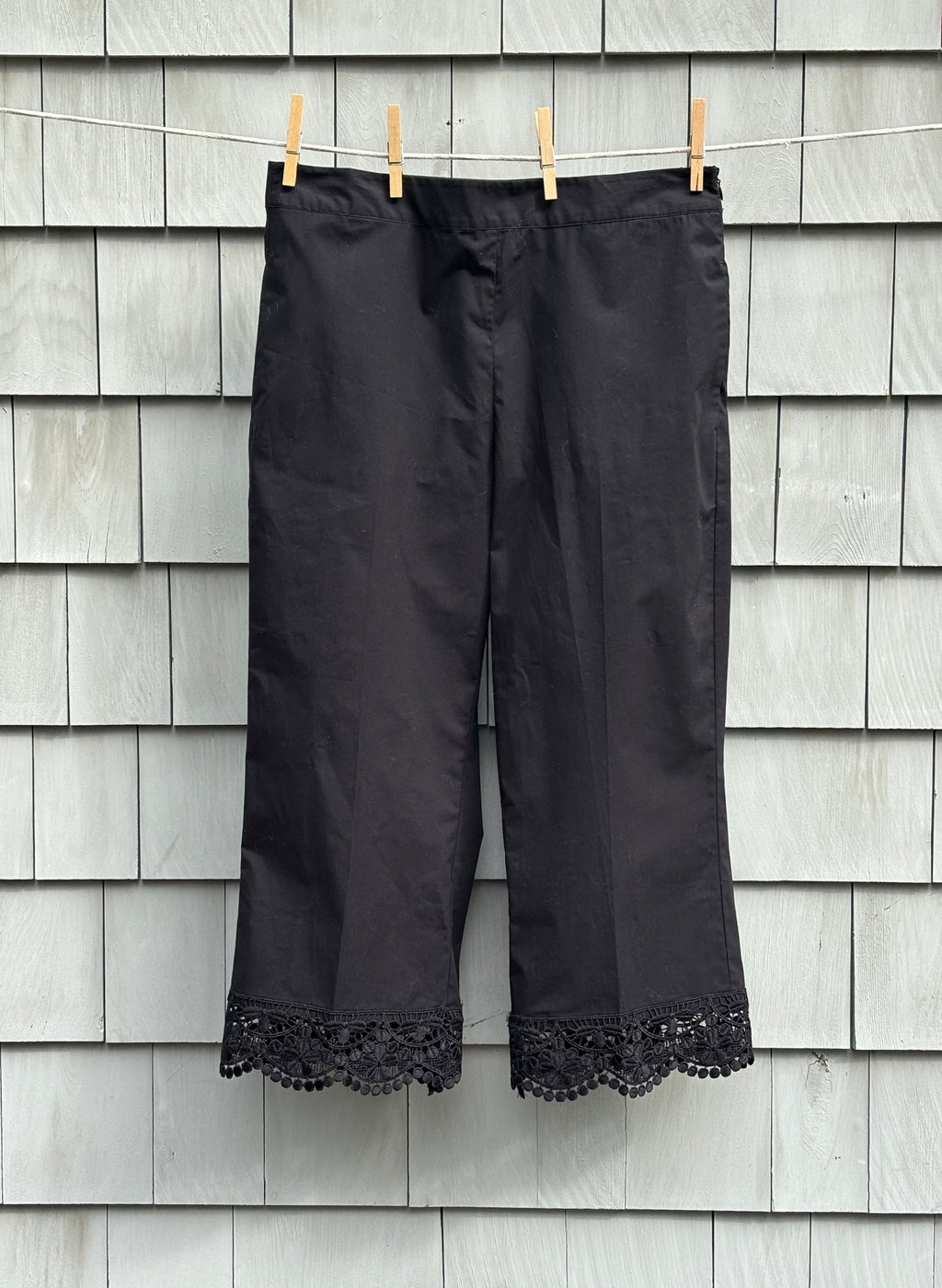 TwinSet Milano black lace hem crop pants pom pom trim Italian designer size 40 US 6 NWT front view